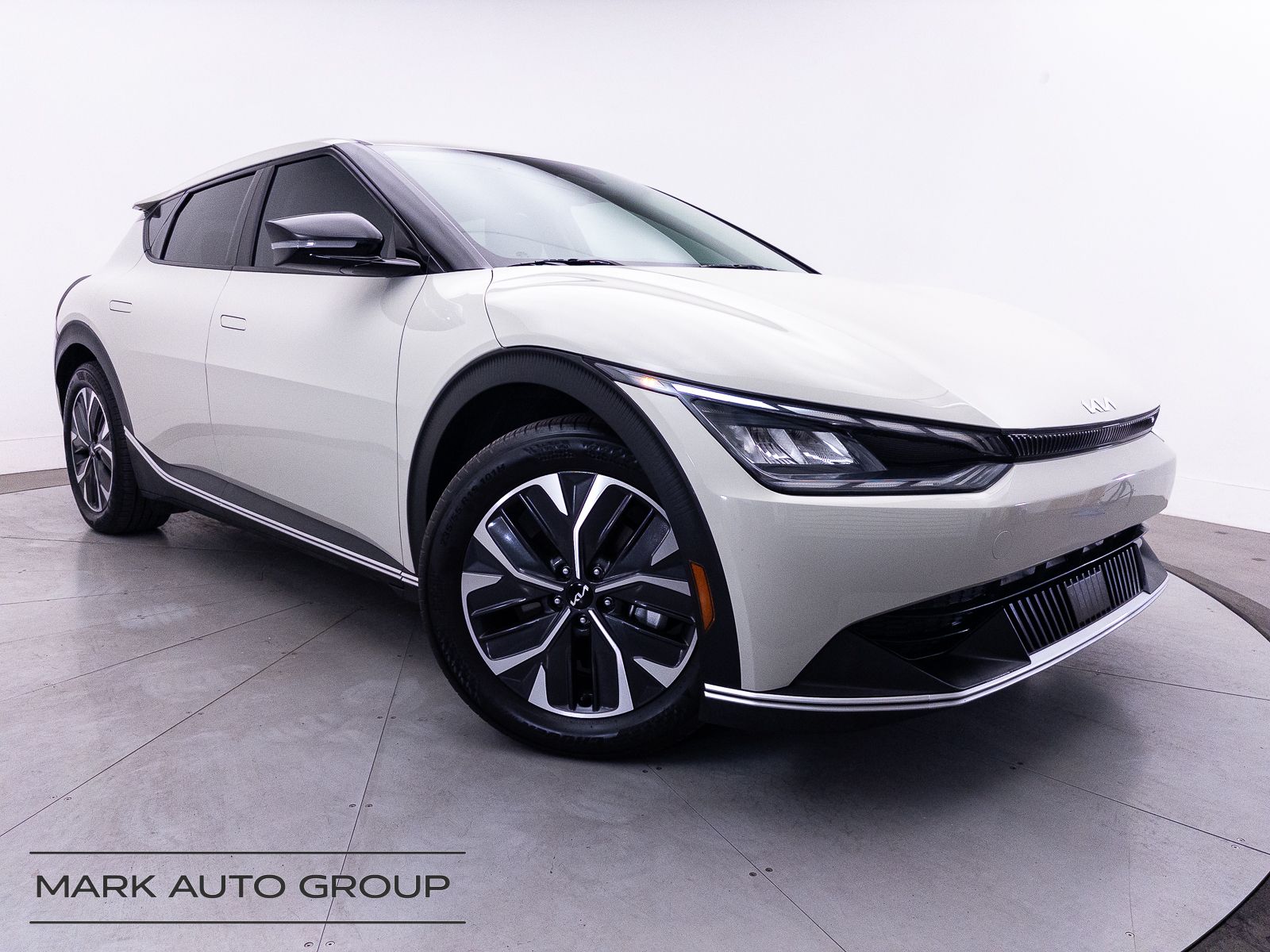 2024 Kia EV6 Light