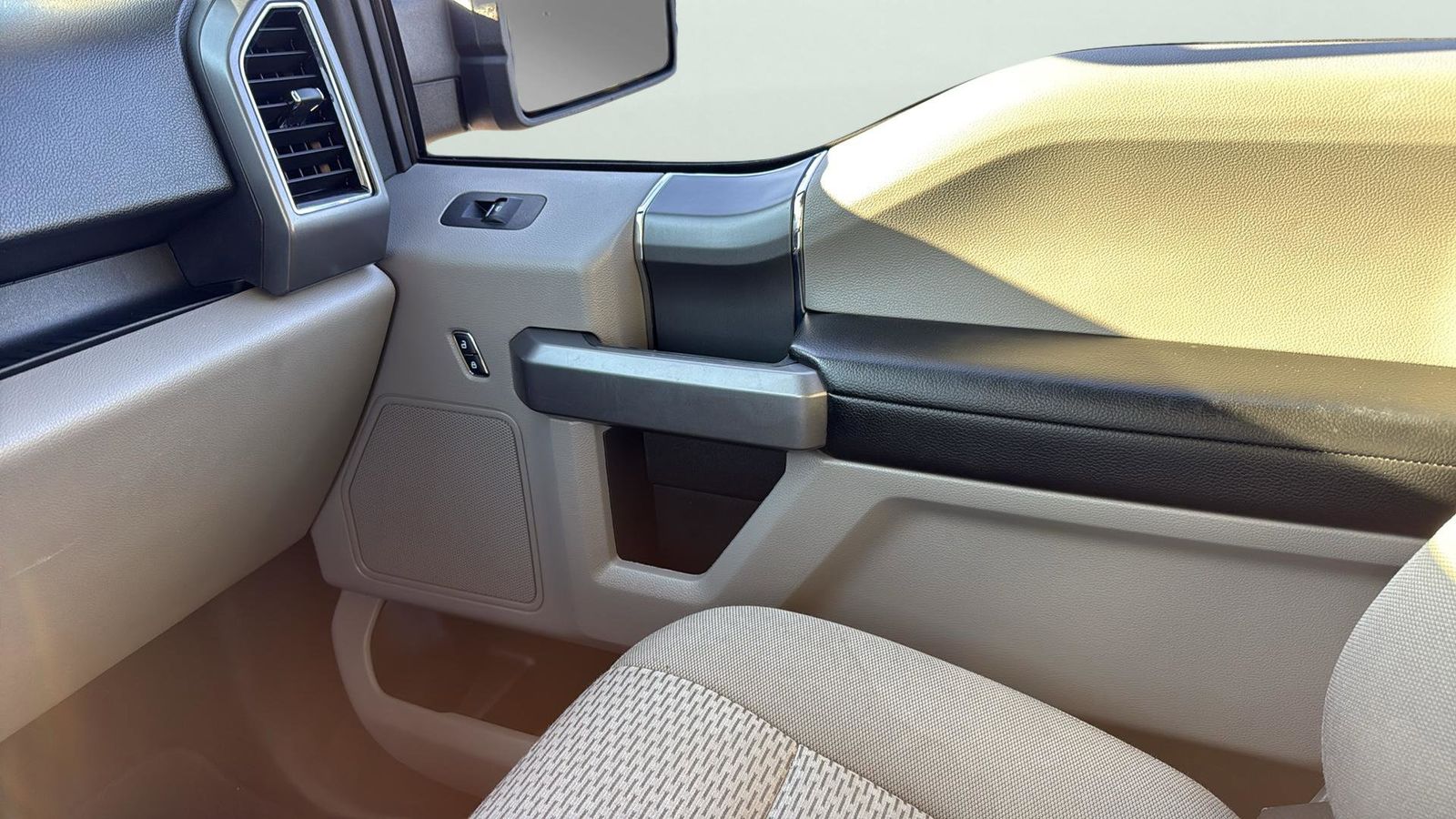 Used Car 2019 Ford F-150  Xlt For Sale Under $25,000 In Austin, Texas