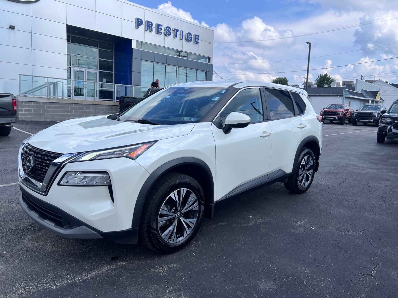 Pearl White Tricoat 2022 Nissan Rogue SUV / Crossover All-Wheel Drive Continuously Variable Transmission