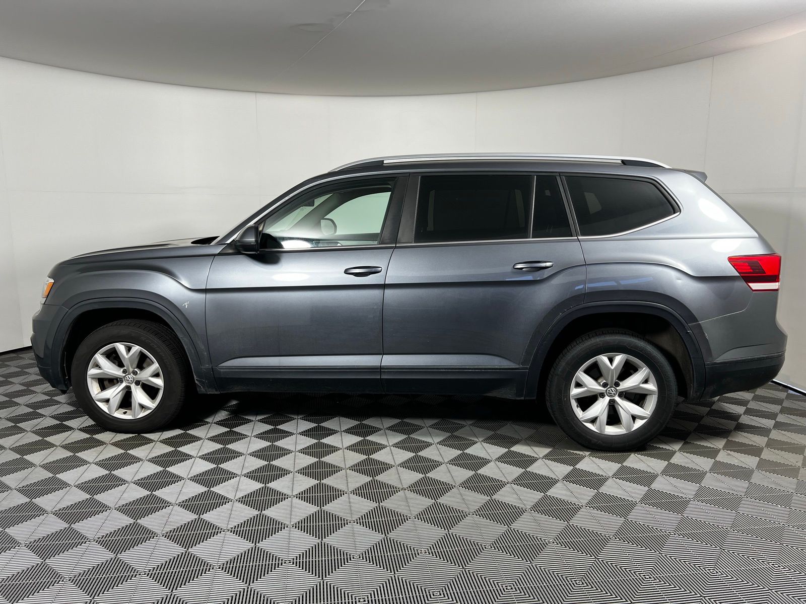 Thumbnail: 2018 Volkswagen Atlas - 8