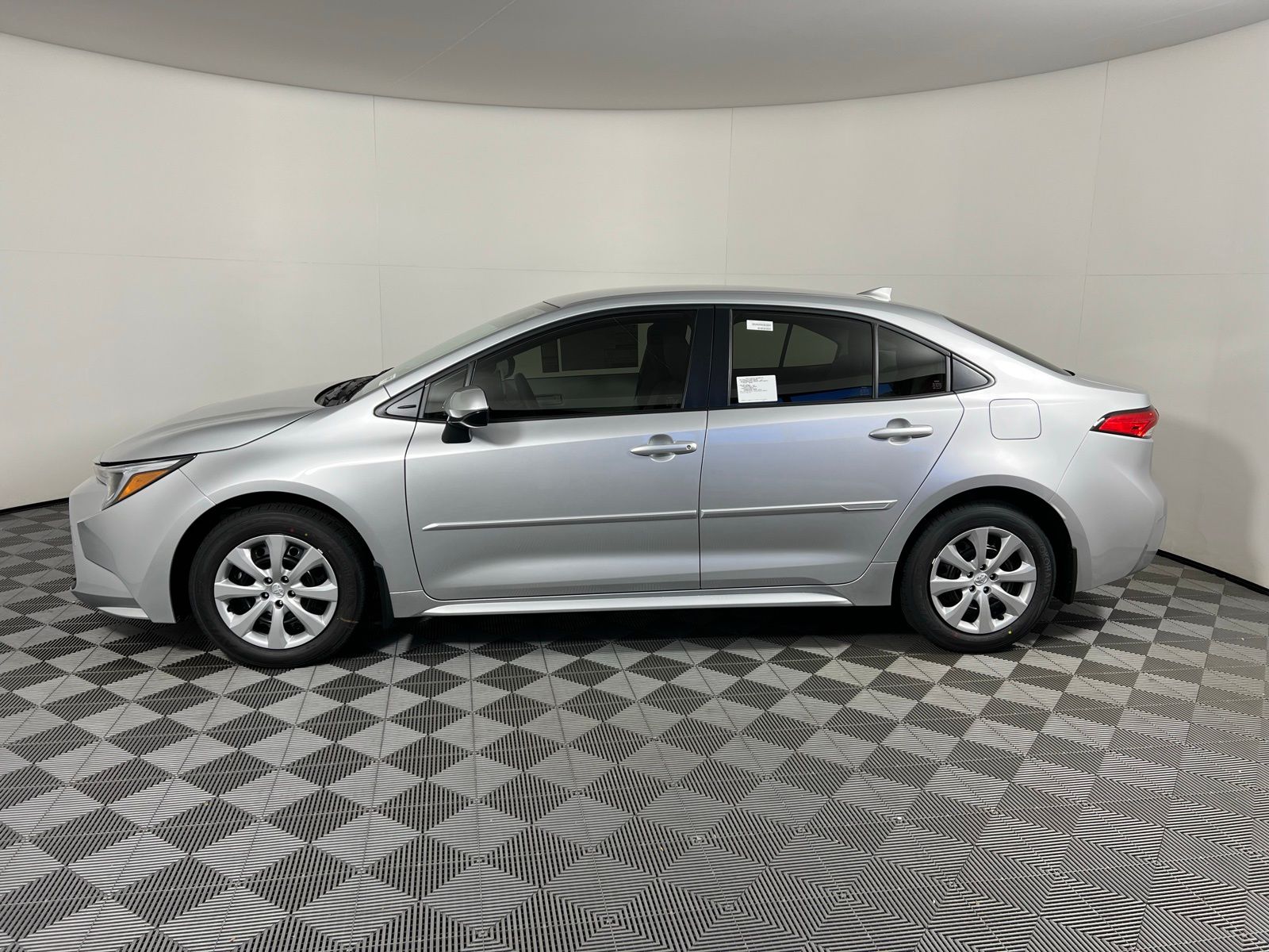 Thumbnail: 2025 Toyota Corolla - 8