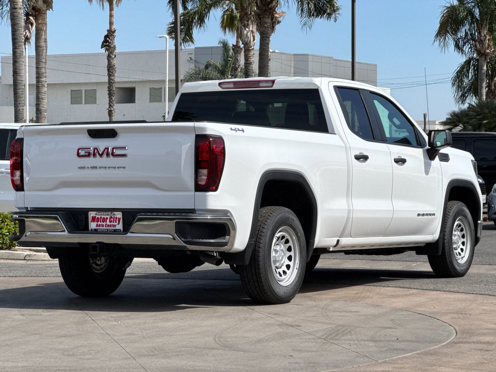 View vehicle photo 4