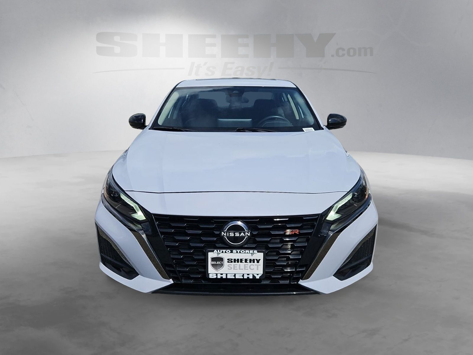Used 2023 Gray Nissan 2.0 SR image 18