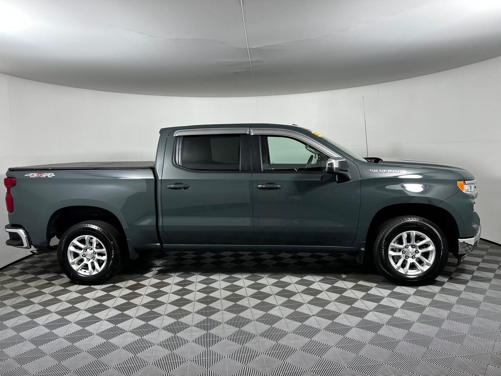 Thumbnail: 2025 Chevrolet Silverado 1500 - 4