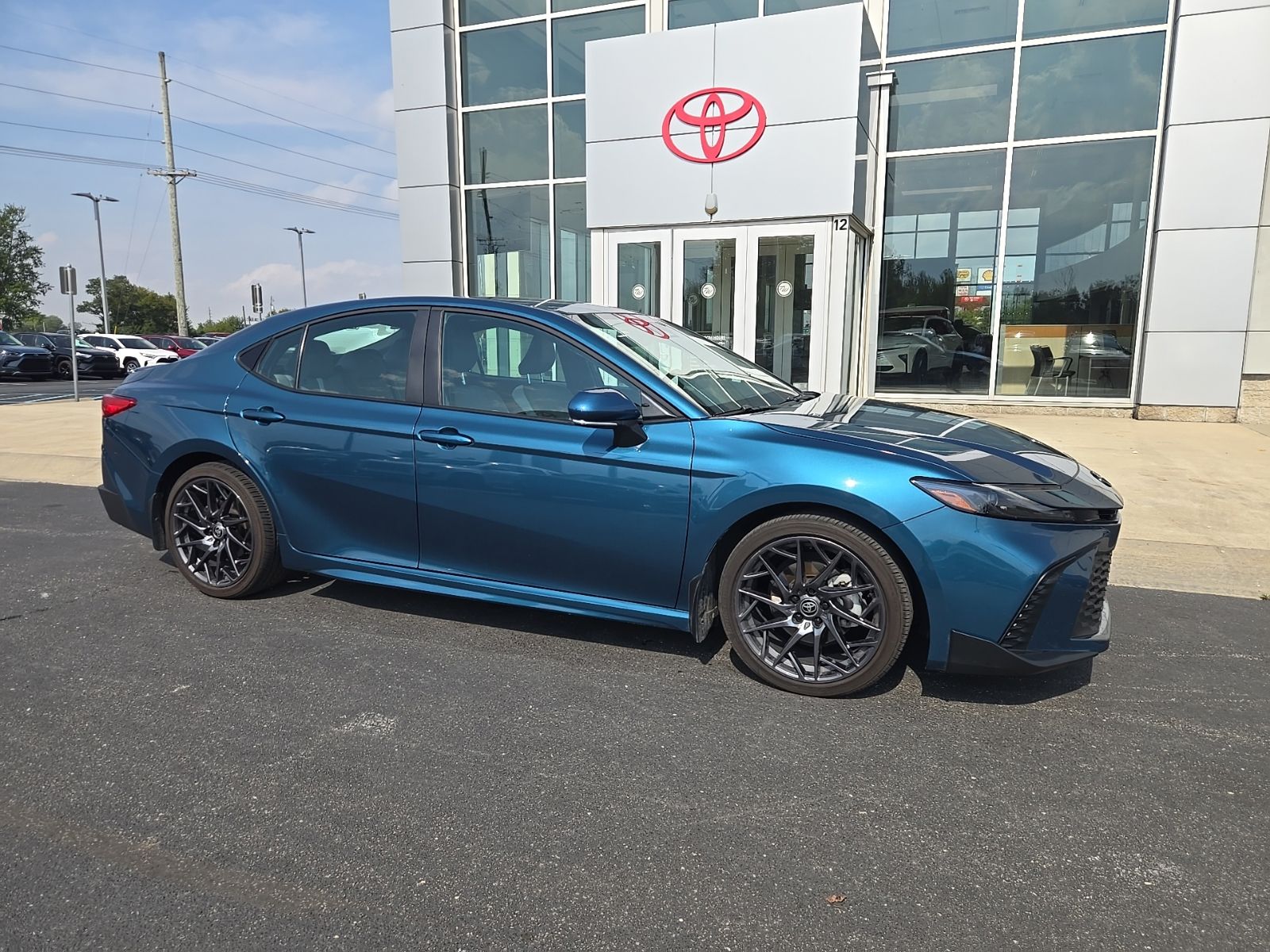 2025 Toyota Camry SE