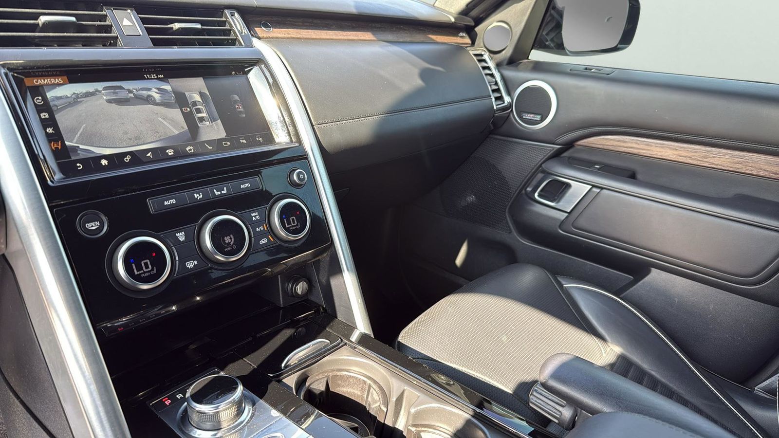 Used Car 2020 Land Rover Discovery  Hse Luxury For Sale Under $30,000 In Austin, Texas