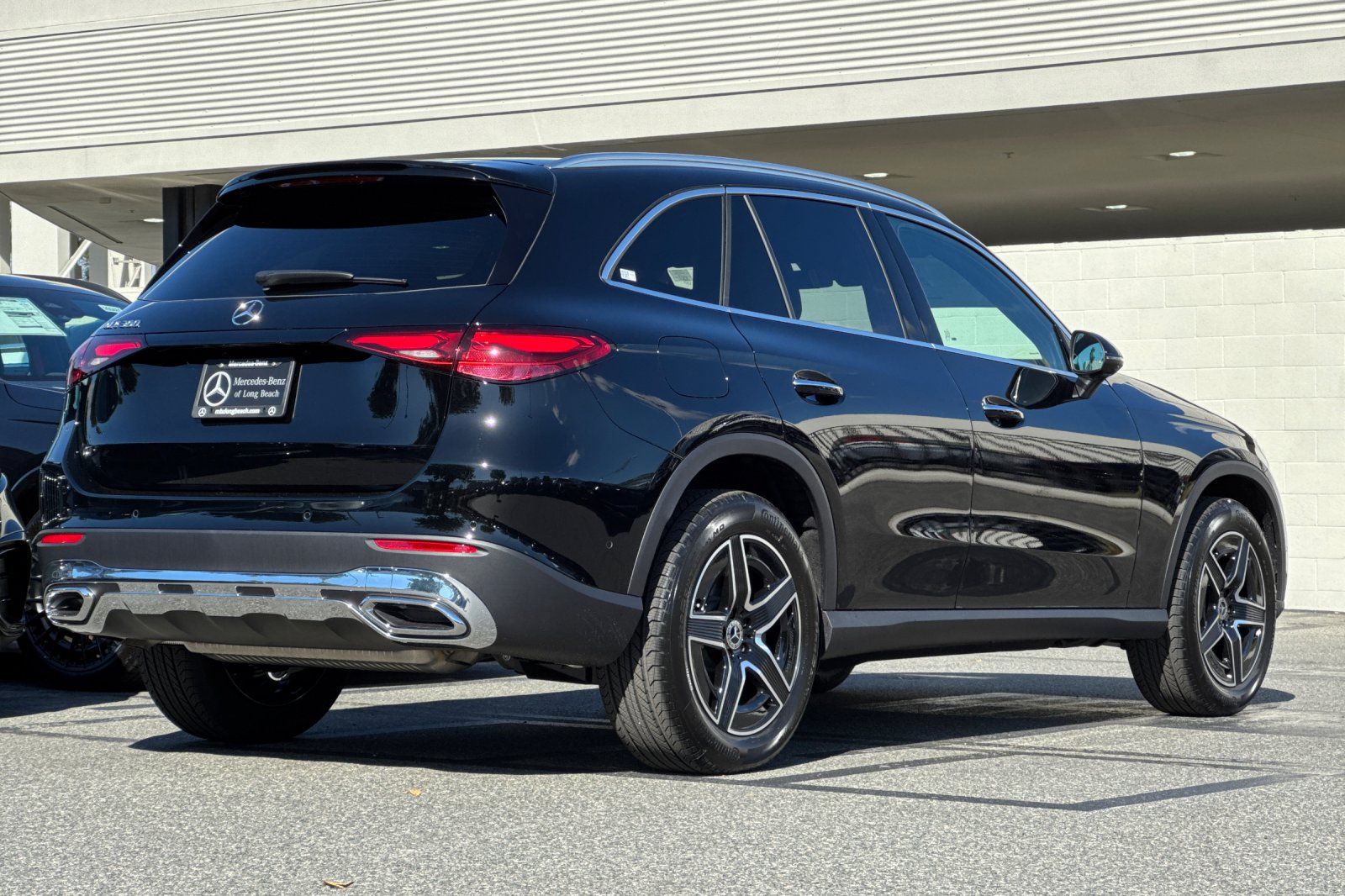 View vehicle photo 5