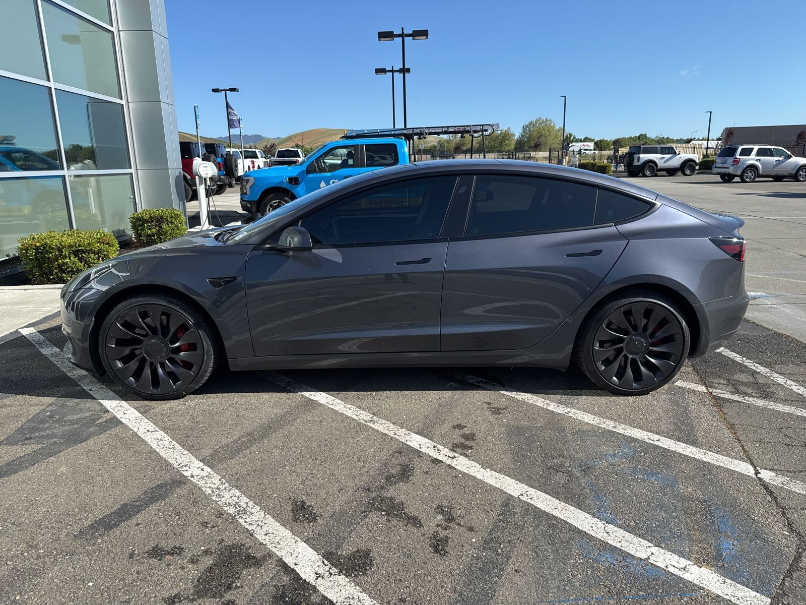Used 2023  Tesla Performance image 2