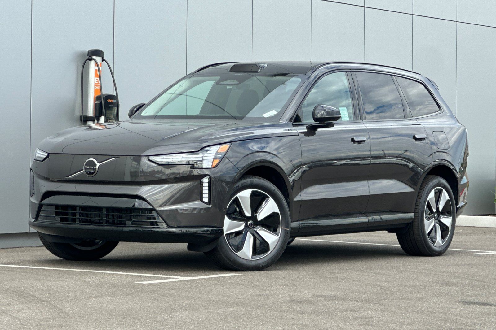 2025 Volvo EX90 Twin Performance Plus 6-Passenger eAWD