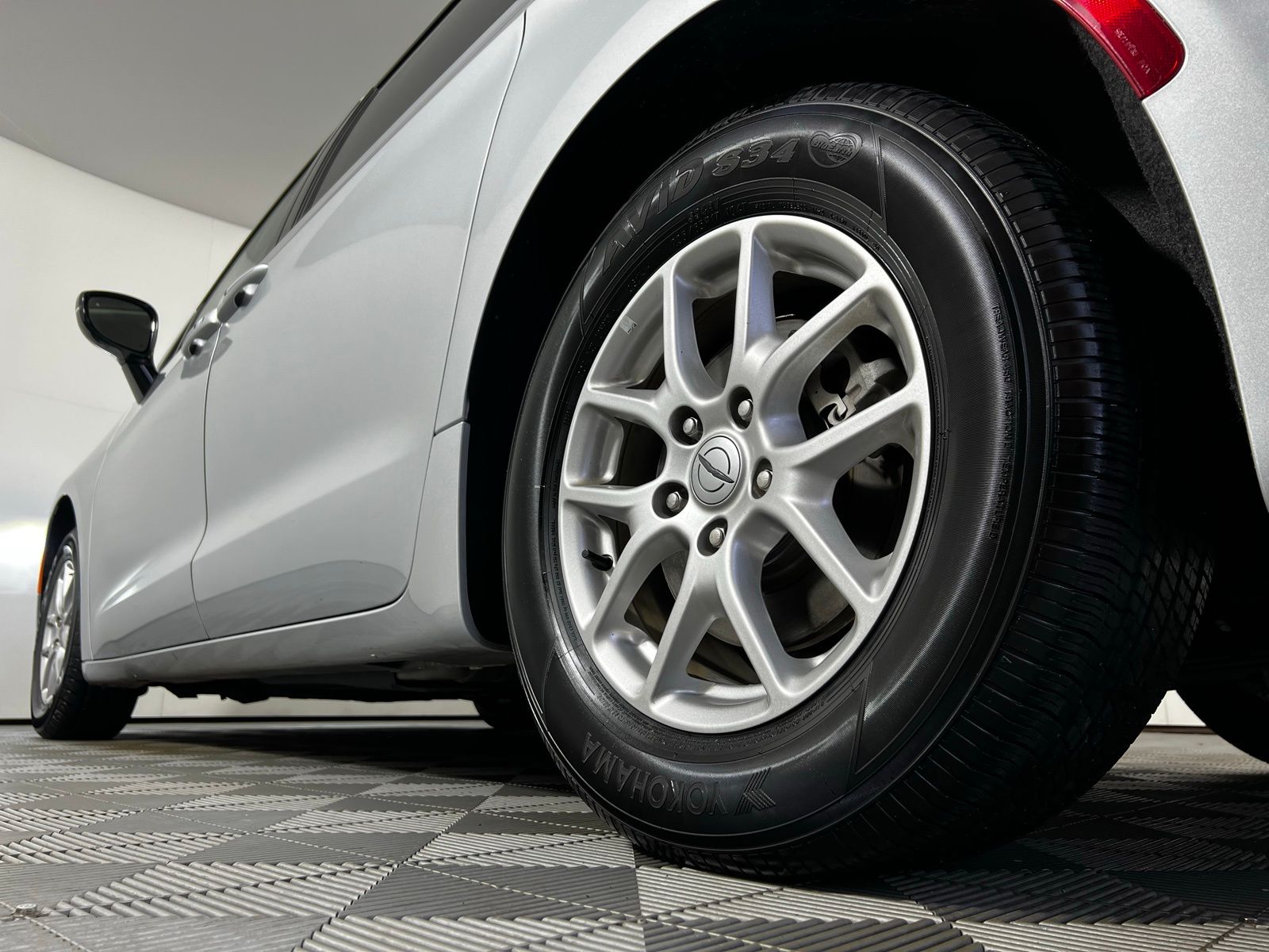 Thumbnail: 2024 Chrysler Pacifica - 30