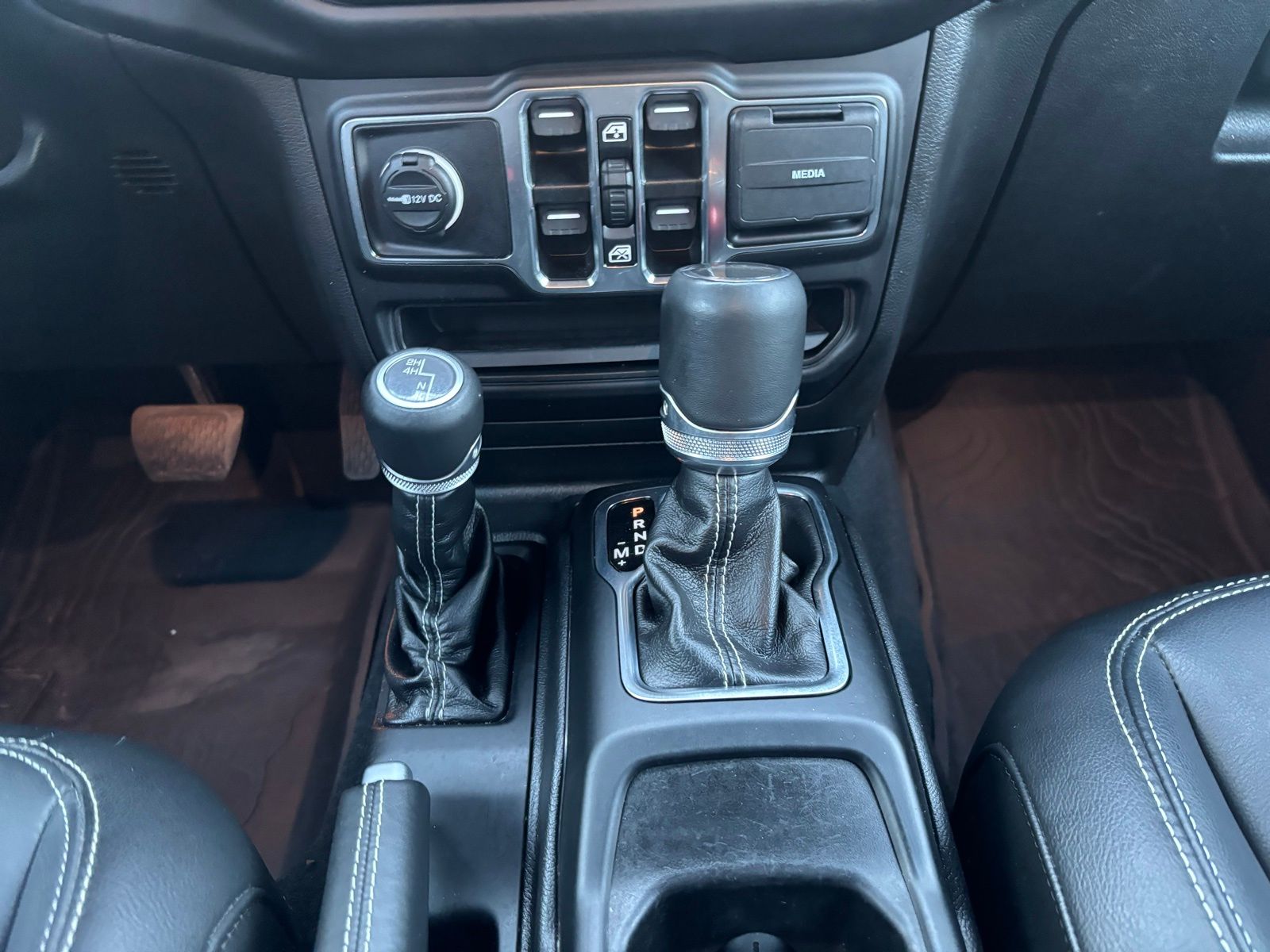 Used Car 2022 Jeep Gladiator  Overland For Sale Under $35,000 In Austin, Texas