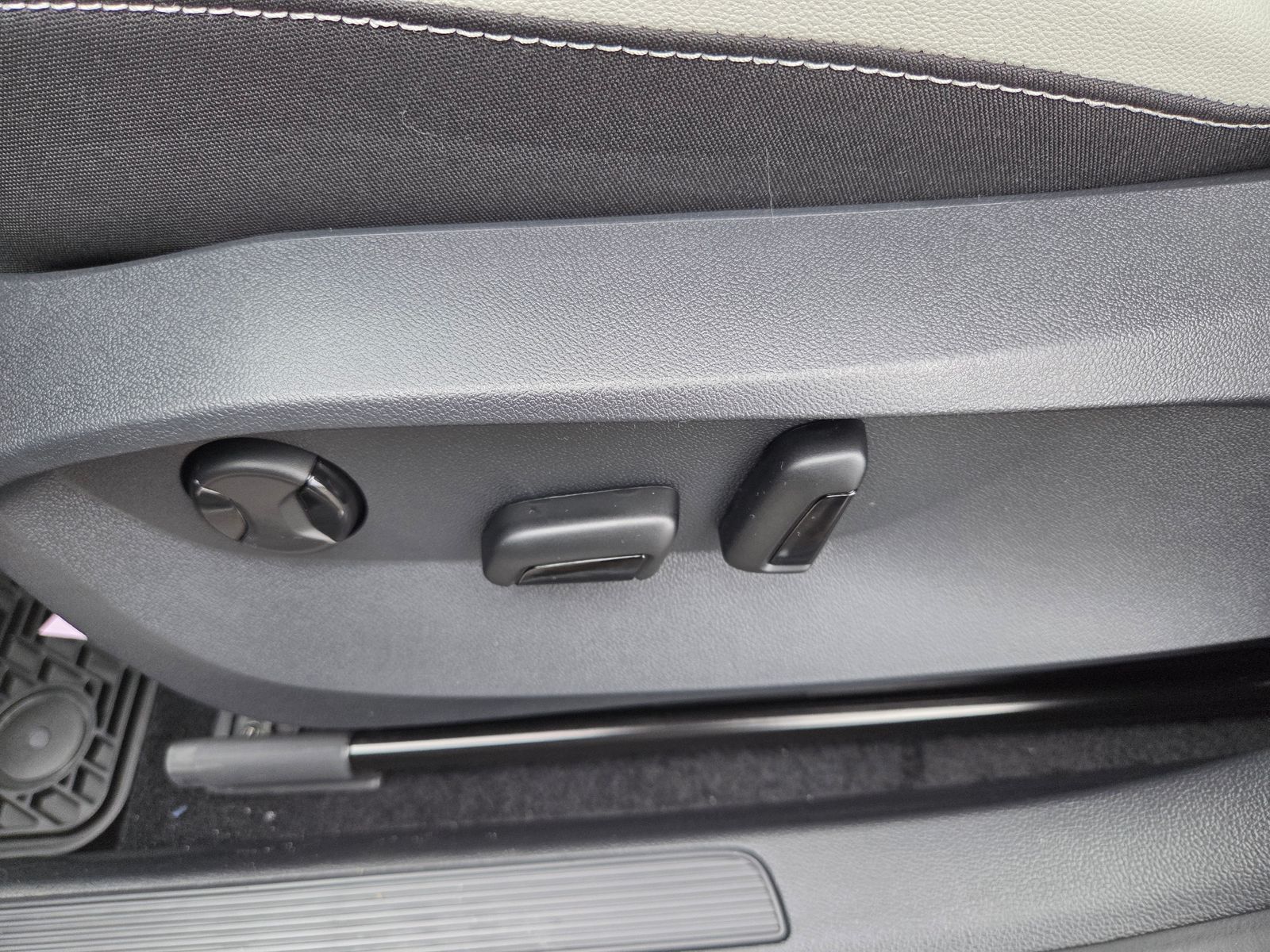 new 2026 Volkswagen Taos car, priced at $33,252