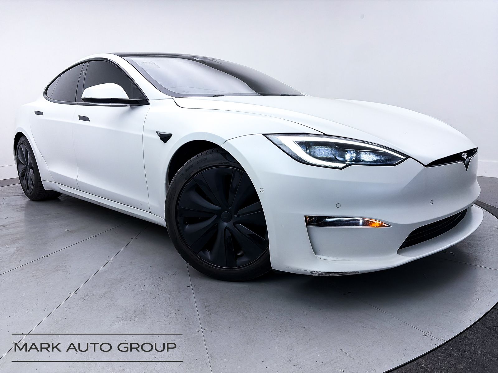 2022 Tesla Model S Base