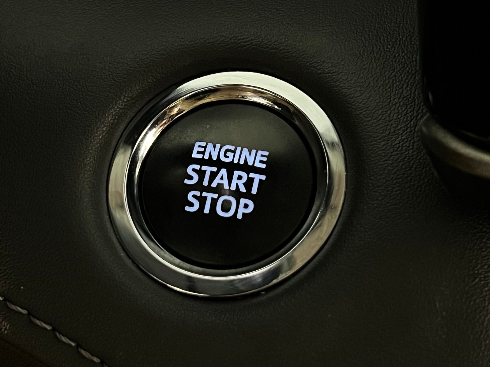 Thumbnail: 2023 Toyota Highlander - 20