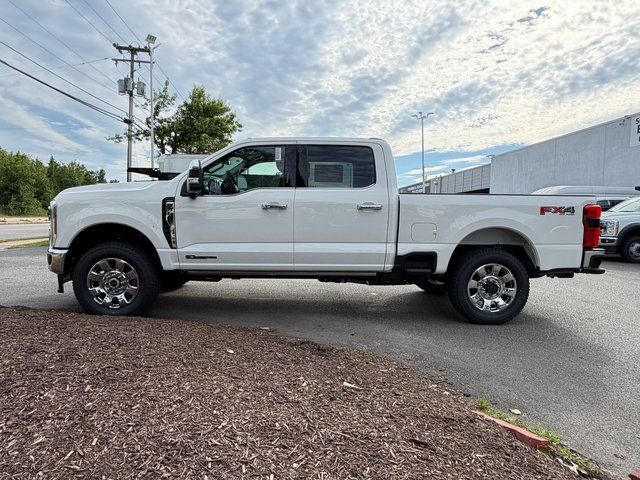 New 2026 Star White Metallic Tri-Coat Ford Lariat image 4