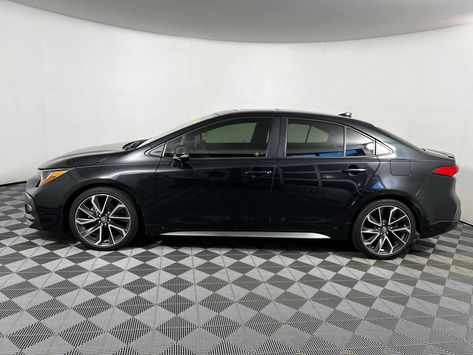 2020 Toyota Corolla SE 8