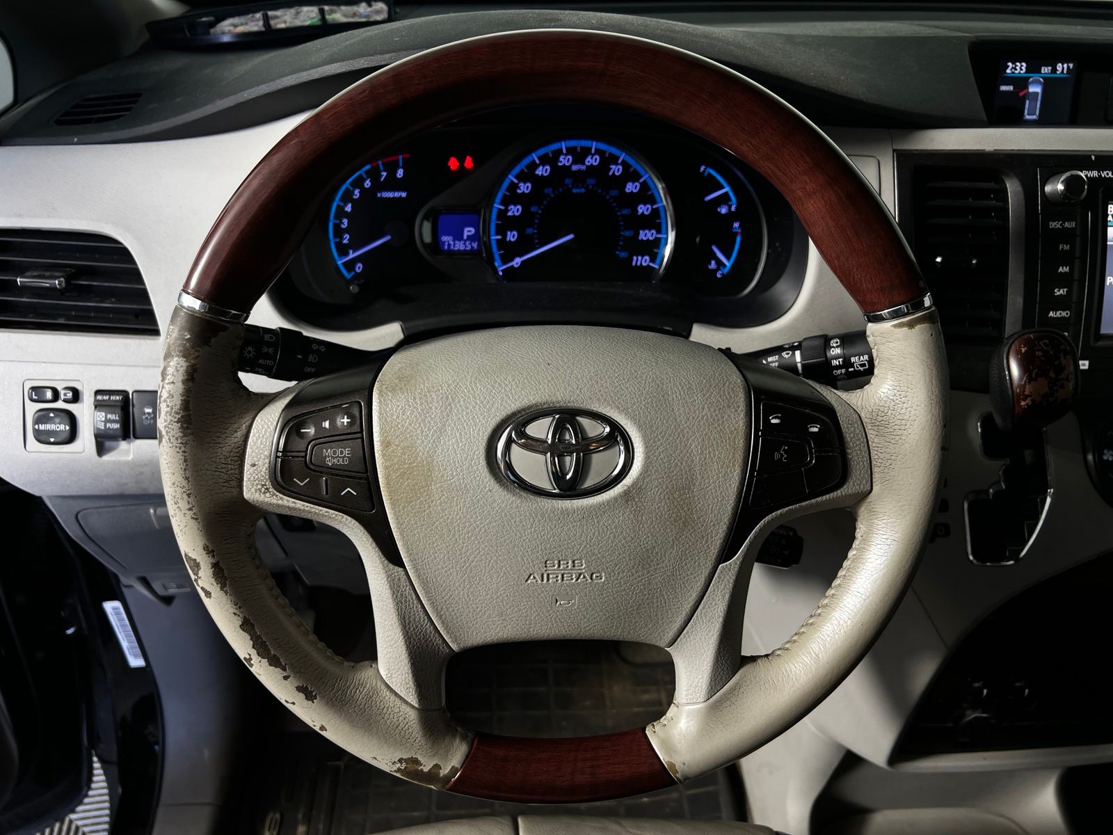 Thumbnail: 2013 Toyota Sienna - 9