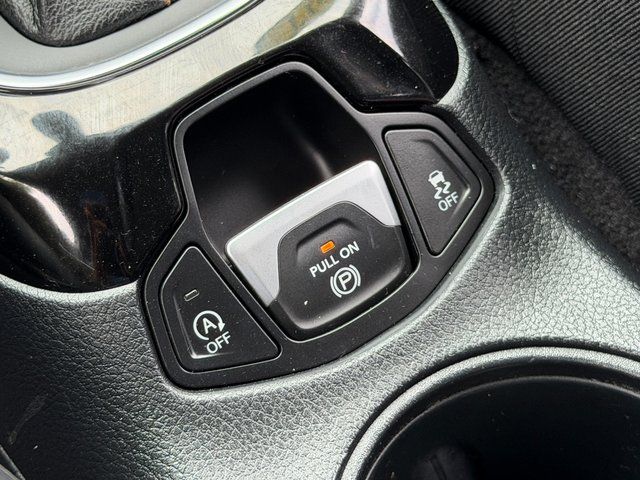 Used 2017 Olive Green Jeep Limited image 37