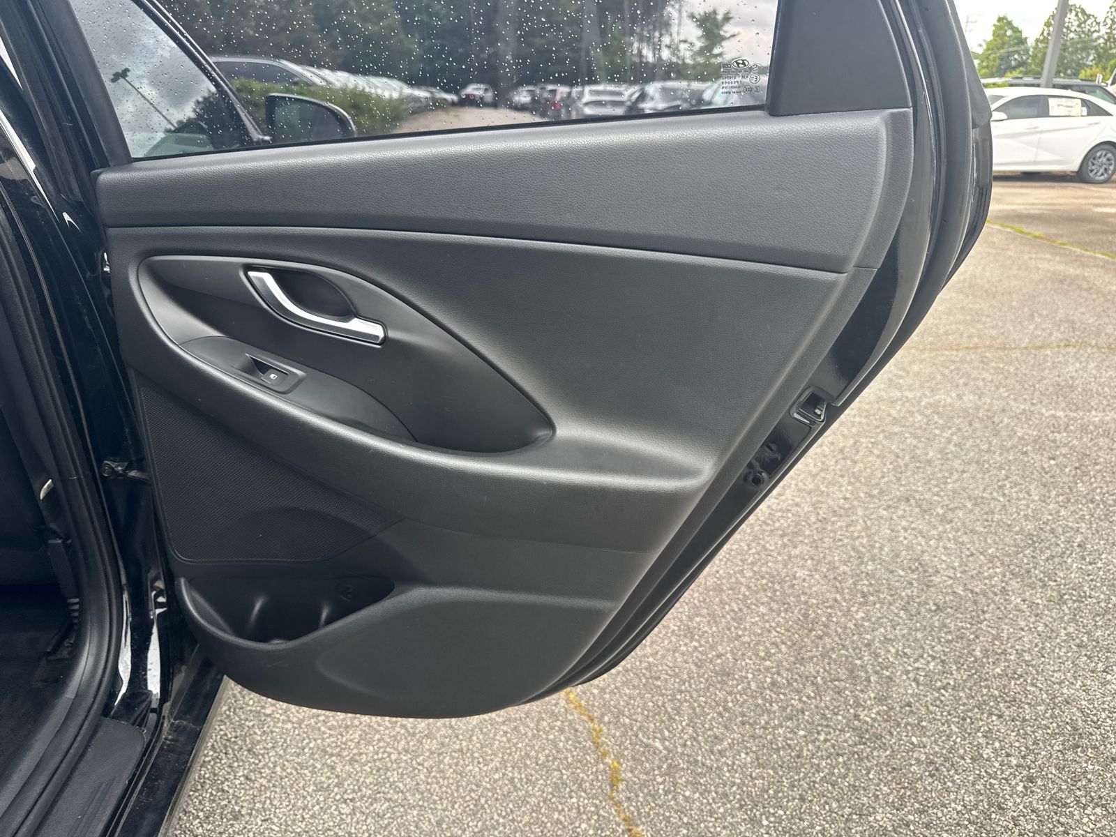Used 2018 Black Hyundai Base image 16