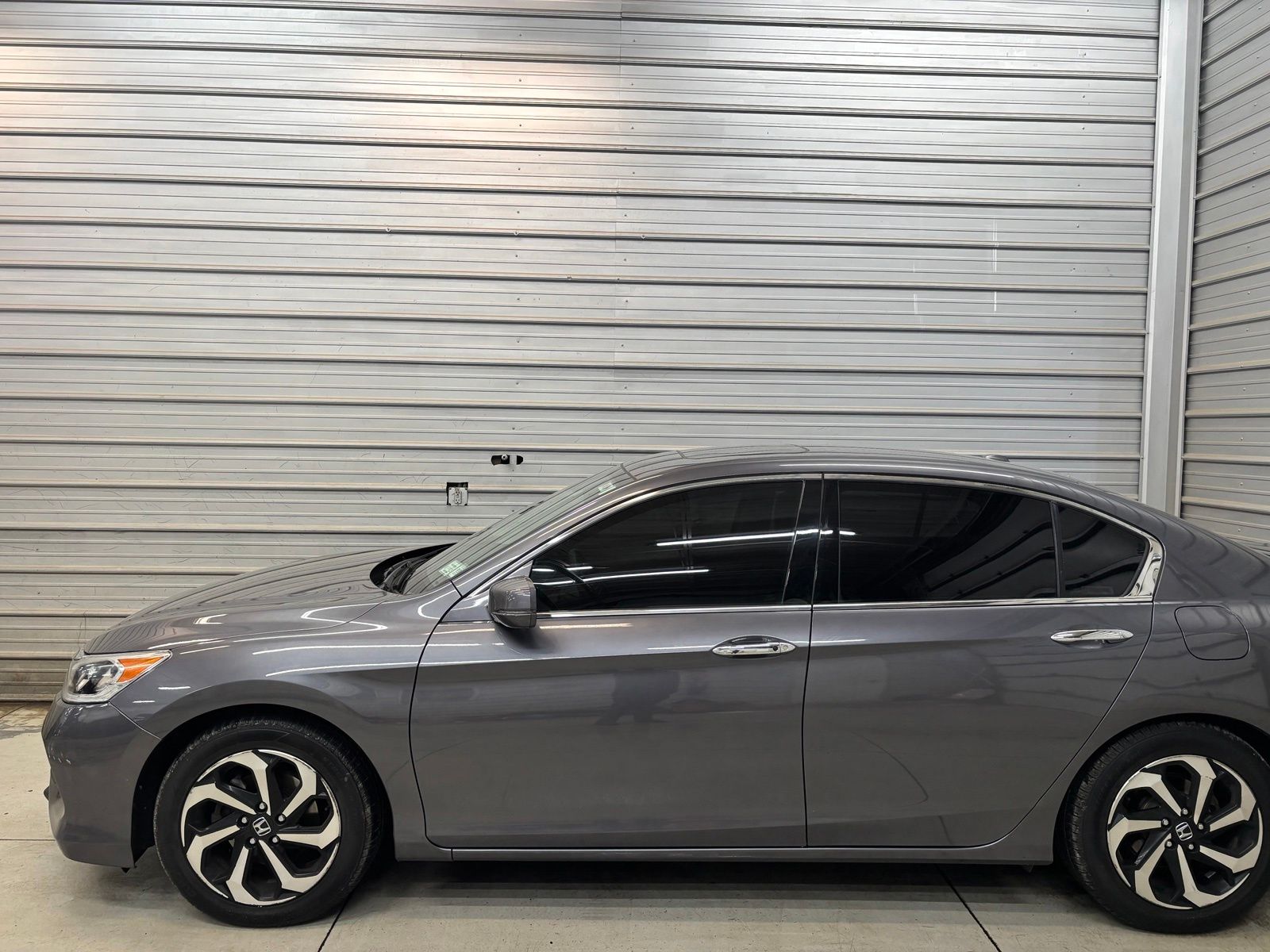 Photo 3 of 2017 Honda Accord EX-L V6 w/Navi w/Honda Sensing