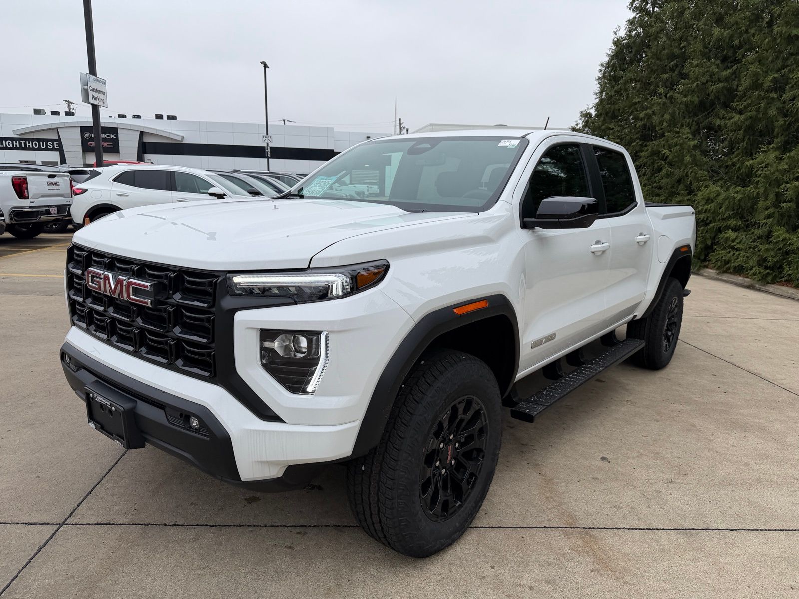 View vehicle photo 7