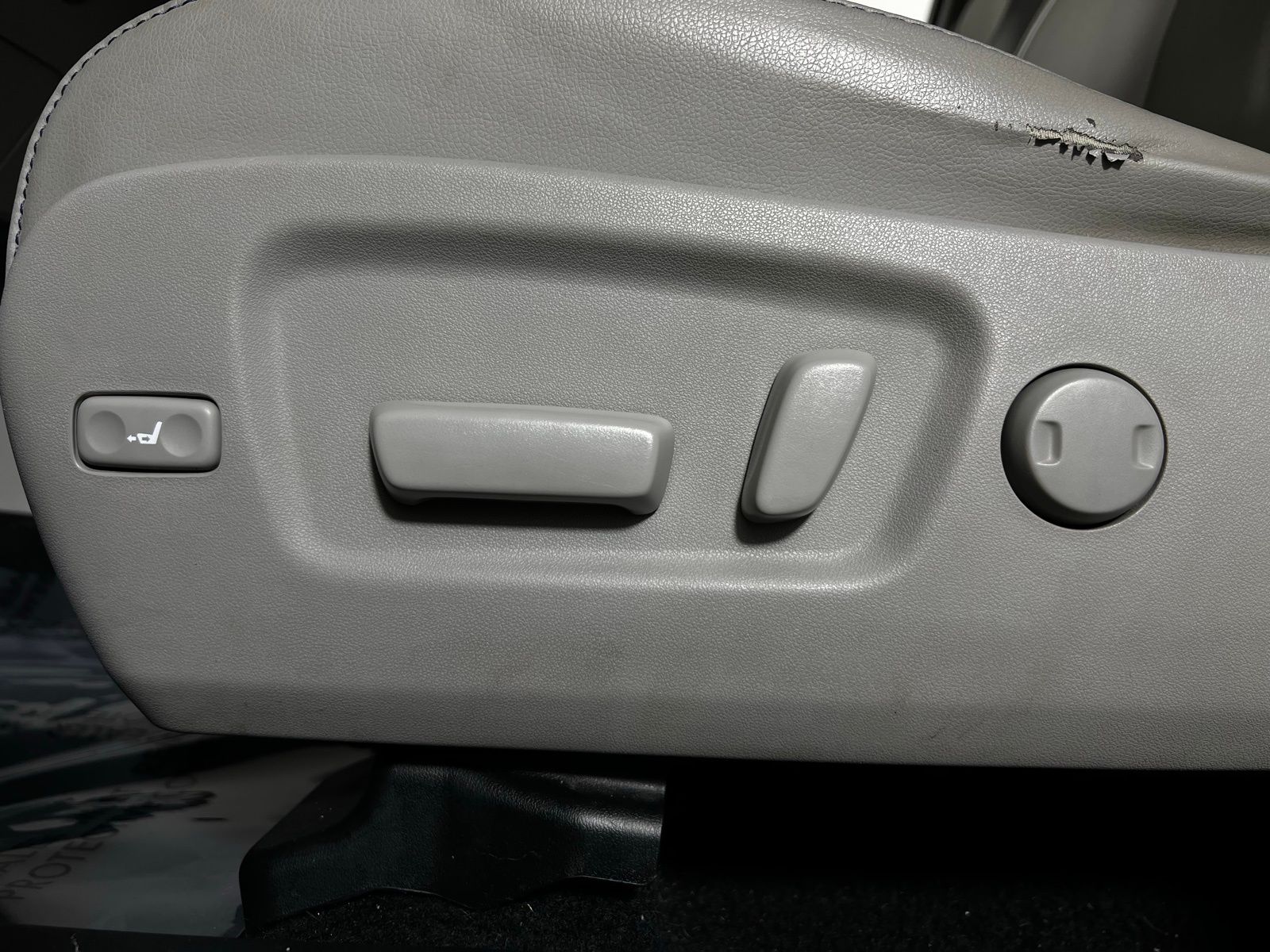 Thumbnail: 2015 Toyota Highlander - 14