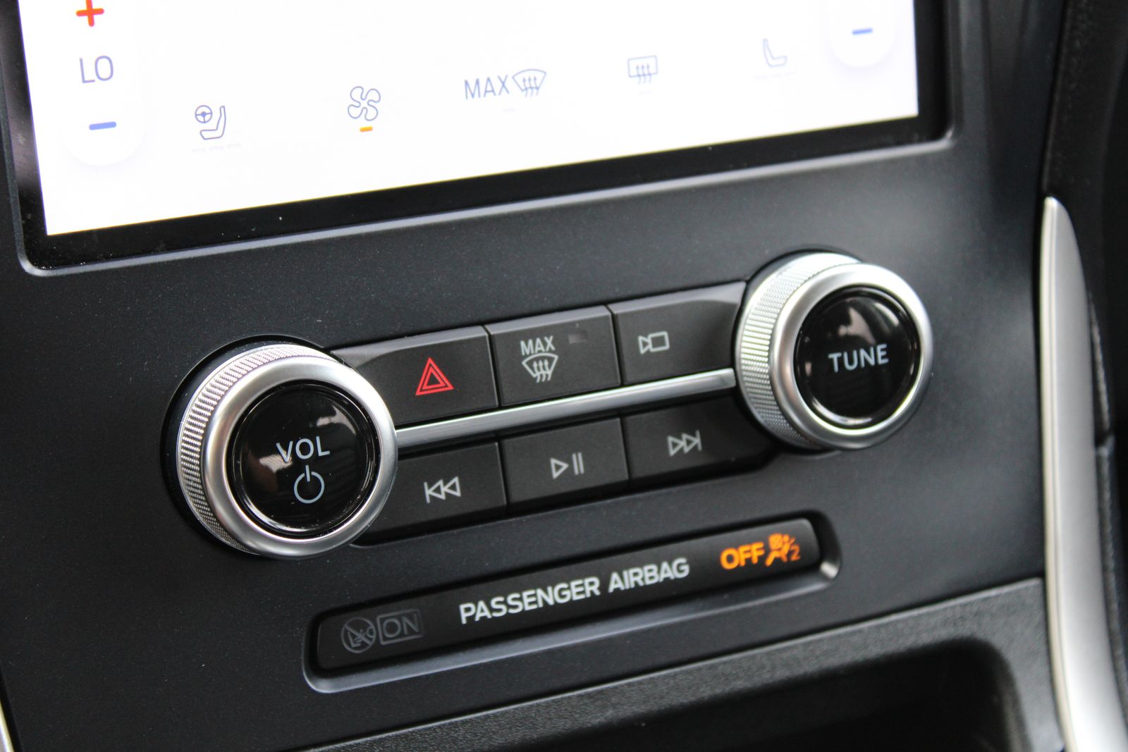 Used 2023 Silver Ford SEL image 20