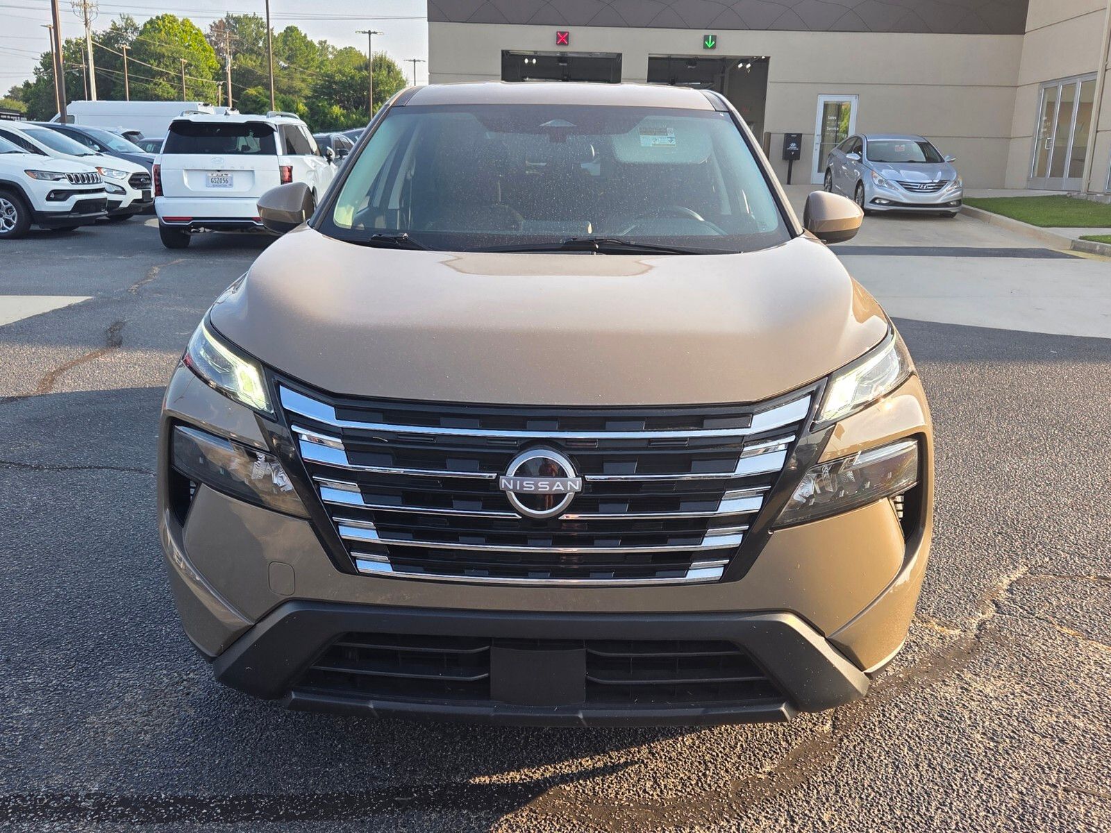 Used 2025 Baja Storm Metallic Nissan SV image 2