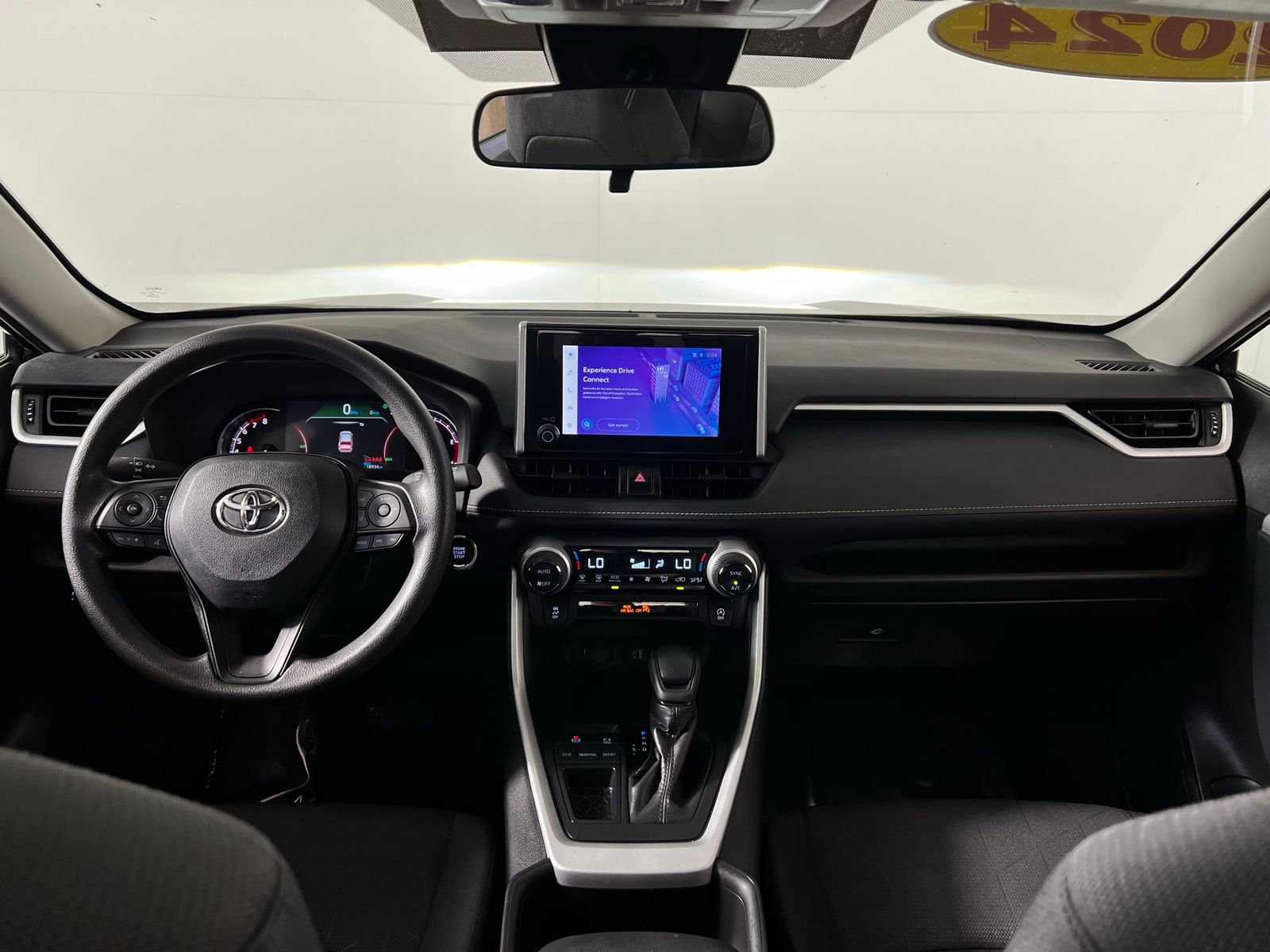 2024 Toyota RAV4 XLE 24