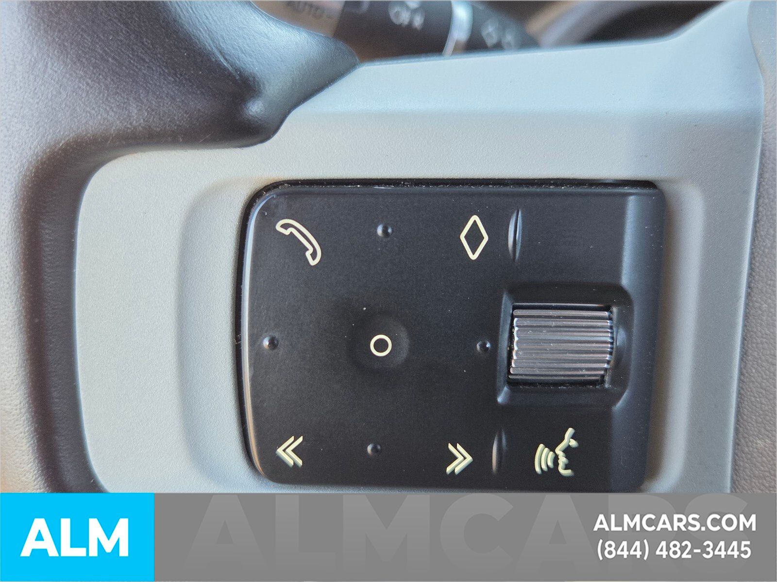 Used 2022 Silver Land Rover X-Dynamic S image 27