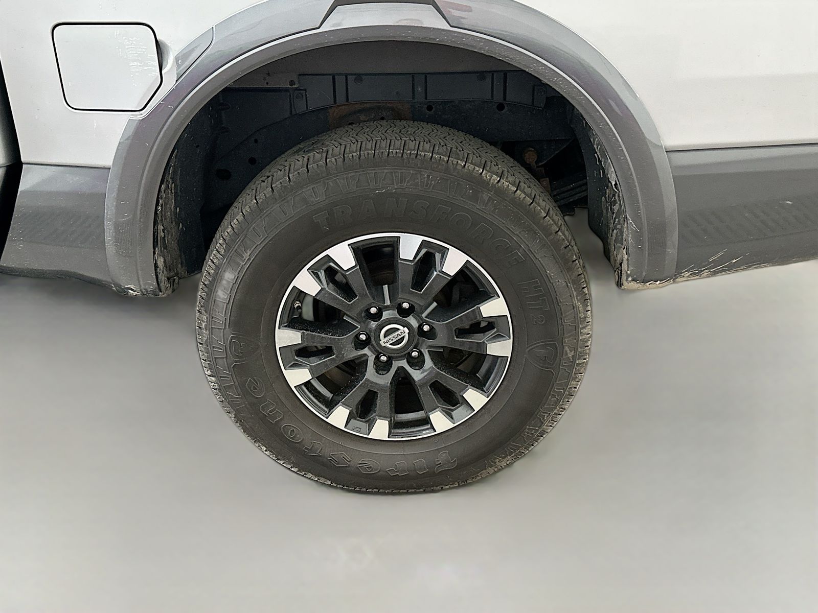 Used 2019 Silver Nissan PRO-4X image 30