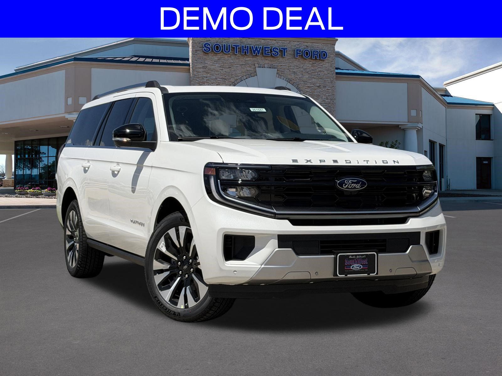 Star White Metallic Tri-Coat 2026 Ford Expedition SUV / Crossover Four-Wheel Drive Automatic