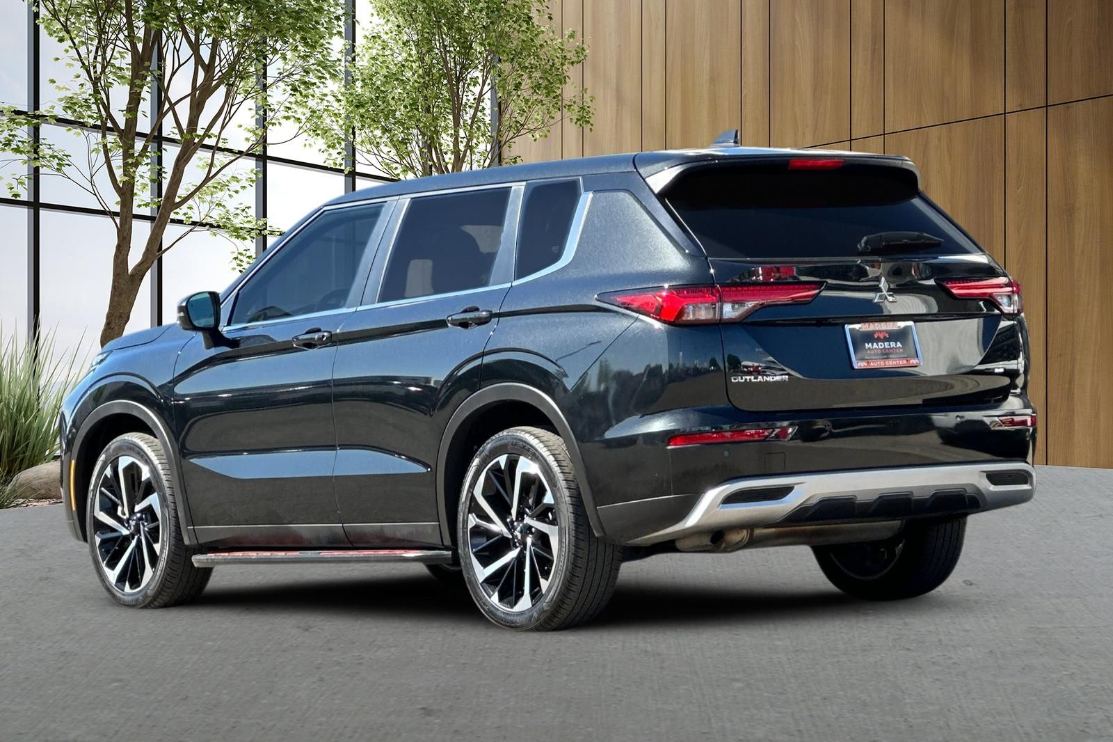 View vehicle photo 6