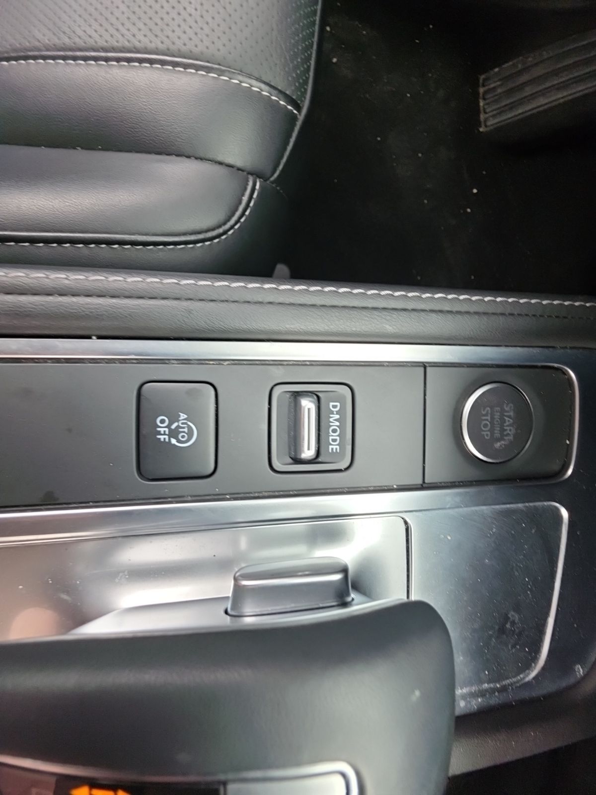 Used 2025 Black INFINITI Sensory image 21