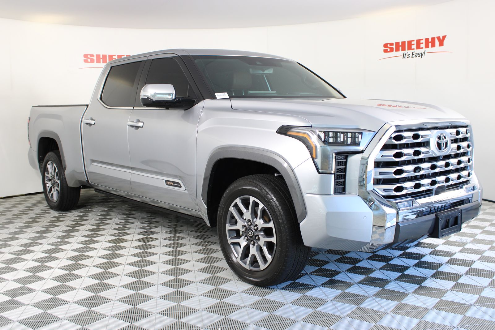 2025 Toyota Tundra Plata (Celestial Silver Metallic) Camioneta Todo terreno Automática