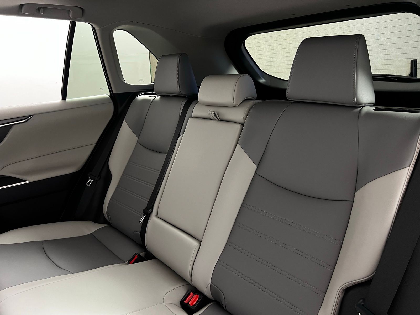 Thumbnail: 2025 Toyota RAV4 - 18