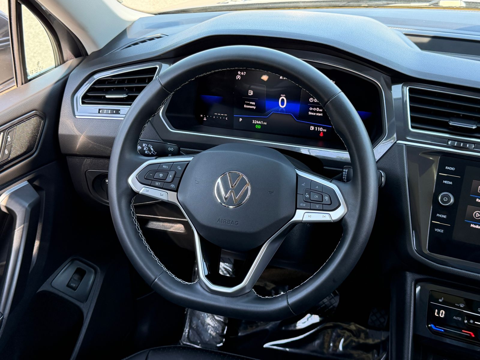Used 2023 Gray Volkswagen 2.0T SE image 19