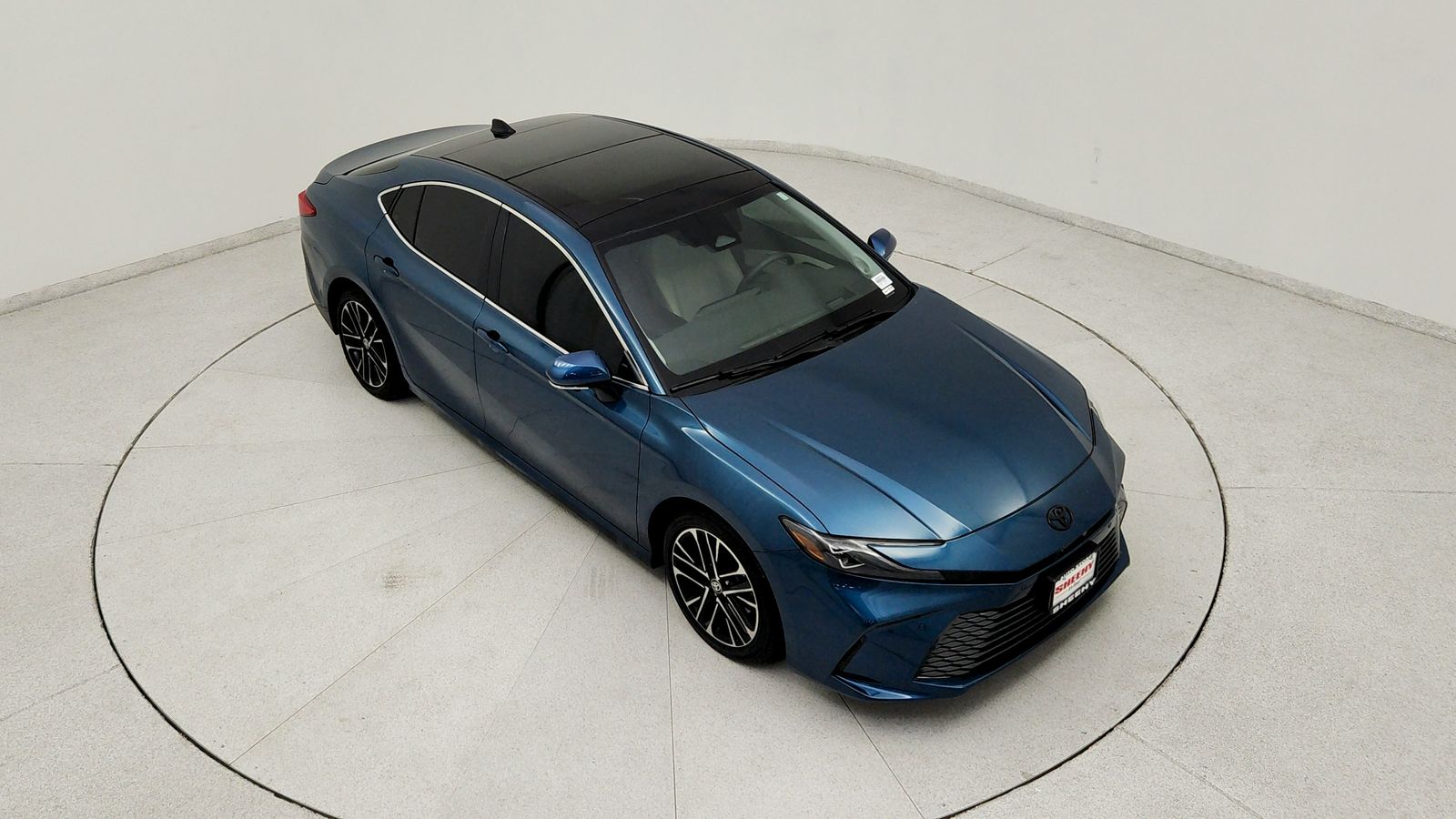 Used 2025  Toyota XLE image 13