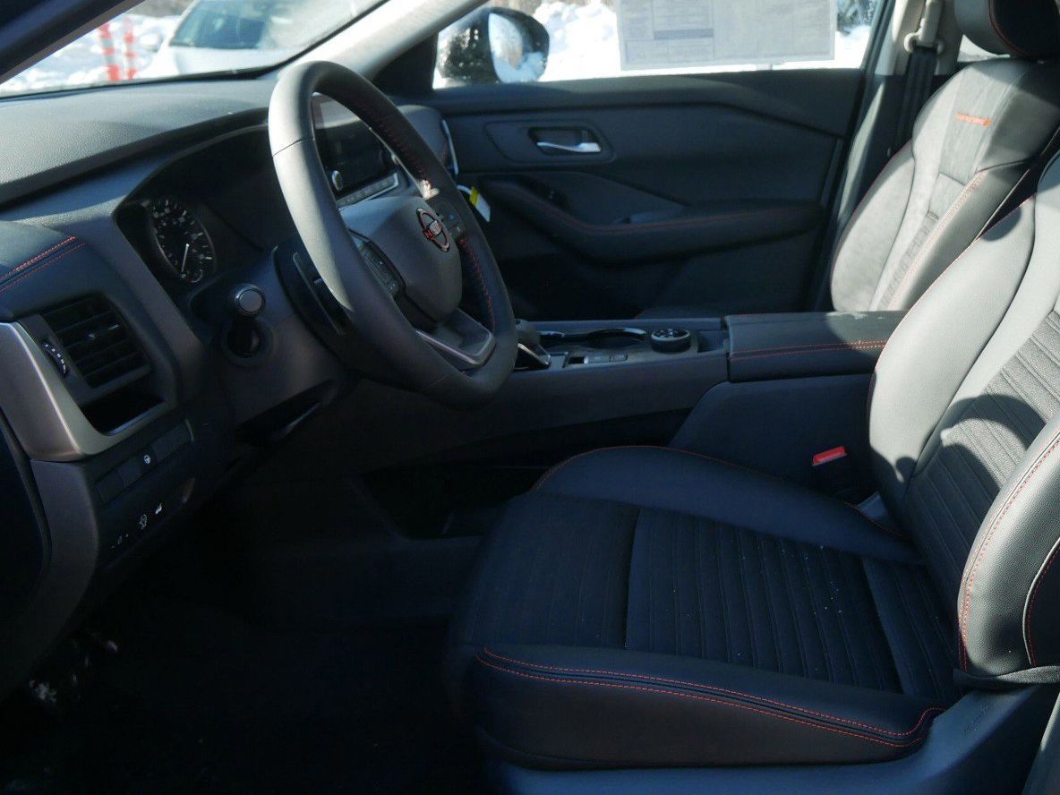 View vehicle photo 5