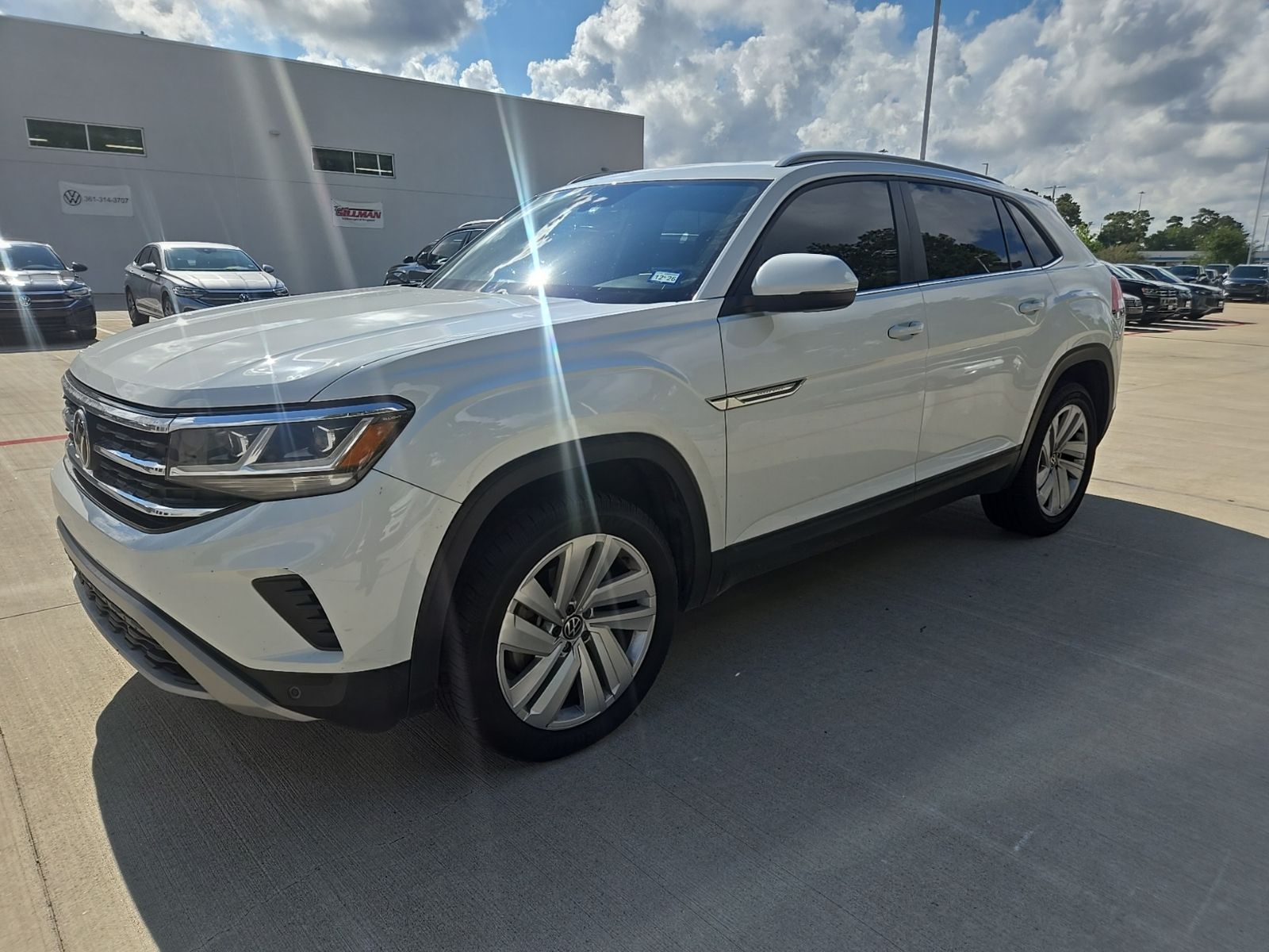 Pure White 2021 Volkswagen Atlas Cross Sport SUV / Crossover Front-Wheel Drive 8-Speed Automatic