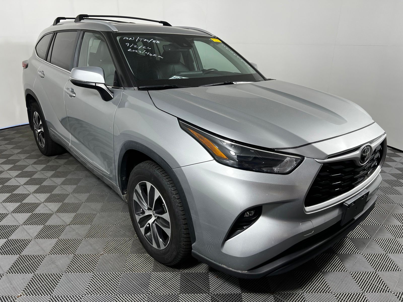 Thumbnail: 2023 Toyota Highlander - 3