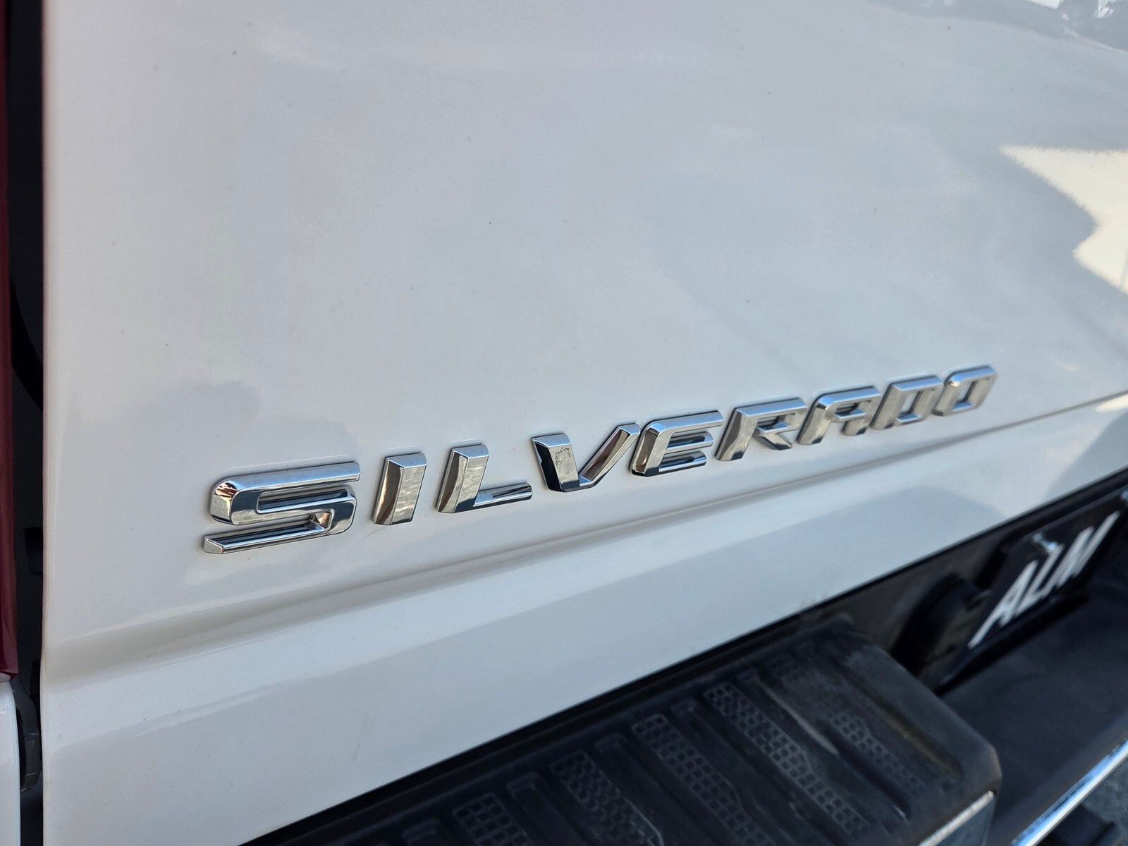 Used 2025 White Chevrolet LT image 11