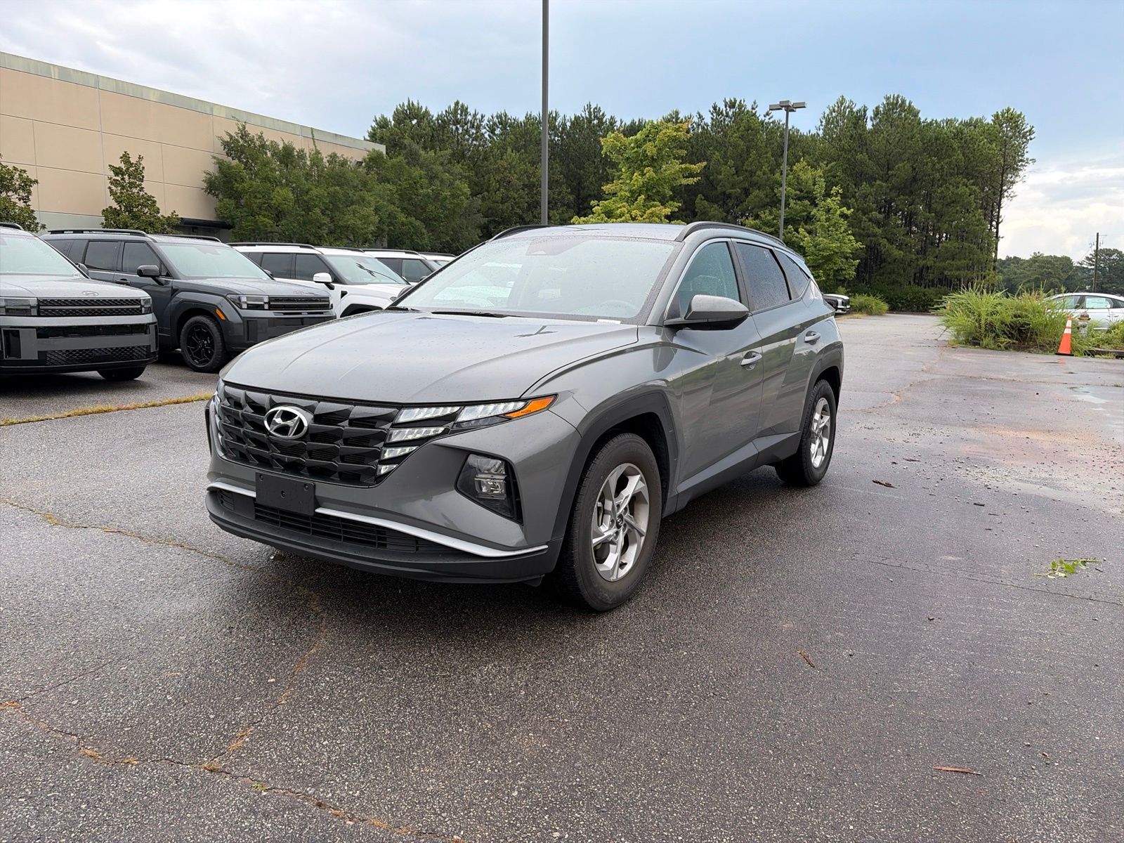 Used 2024 Gray Hyundai SEL image 2