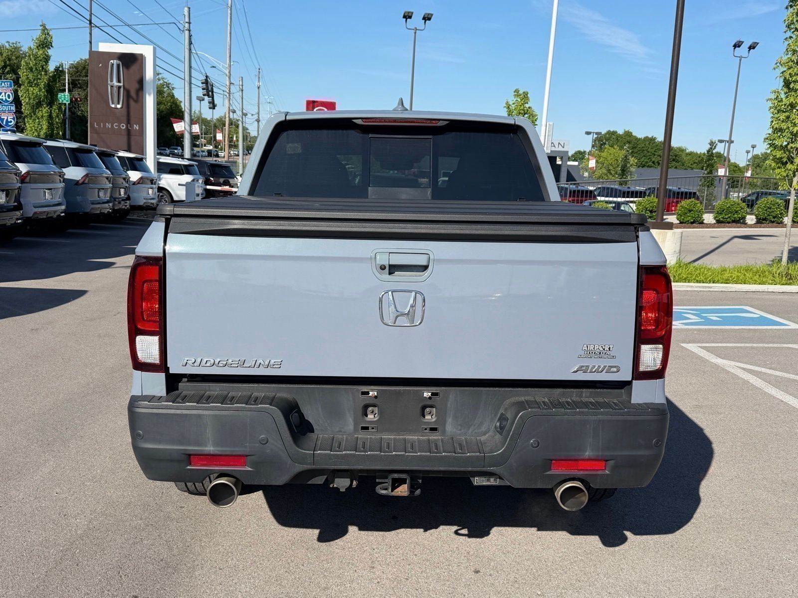 View vehicle photo 2