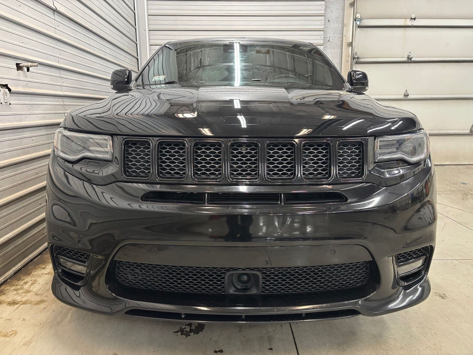 Photo 2 of 2017 Jeep Grand Cherokee SRT