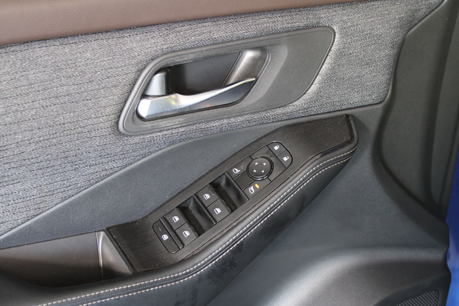 Used 2023 Blue Nissan SV image 20