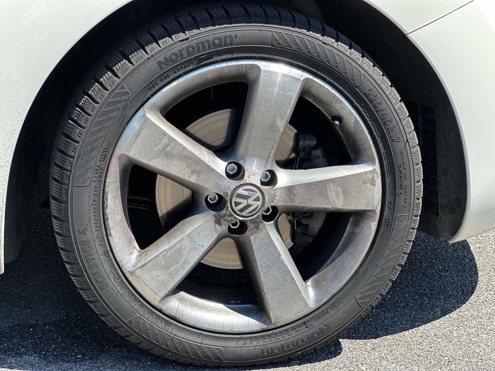 Used 2007 Gray Volkswagen Triple White image 25