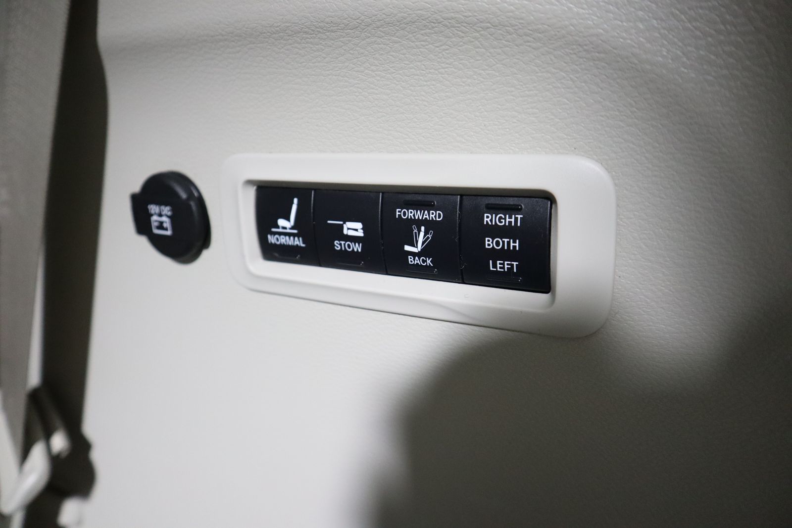 2020 Chrysler Pacifica Limited photo