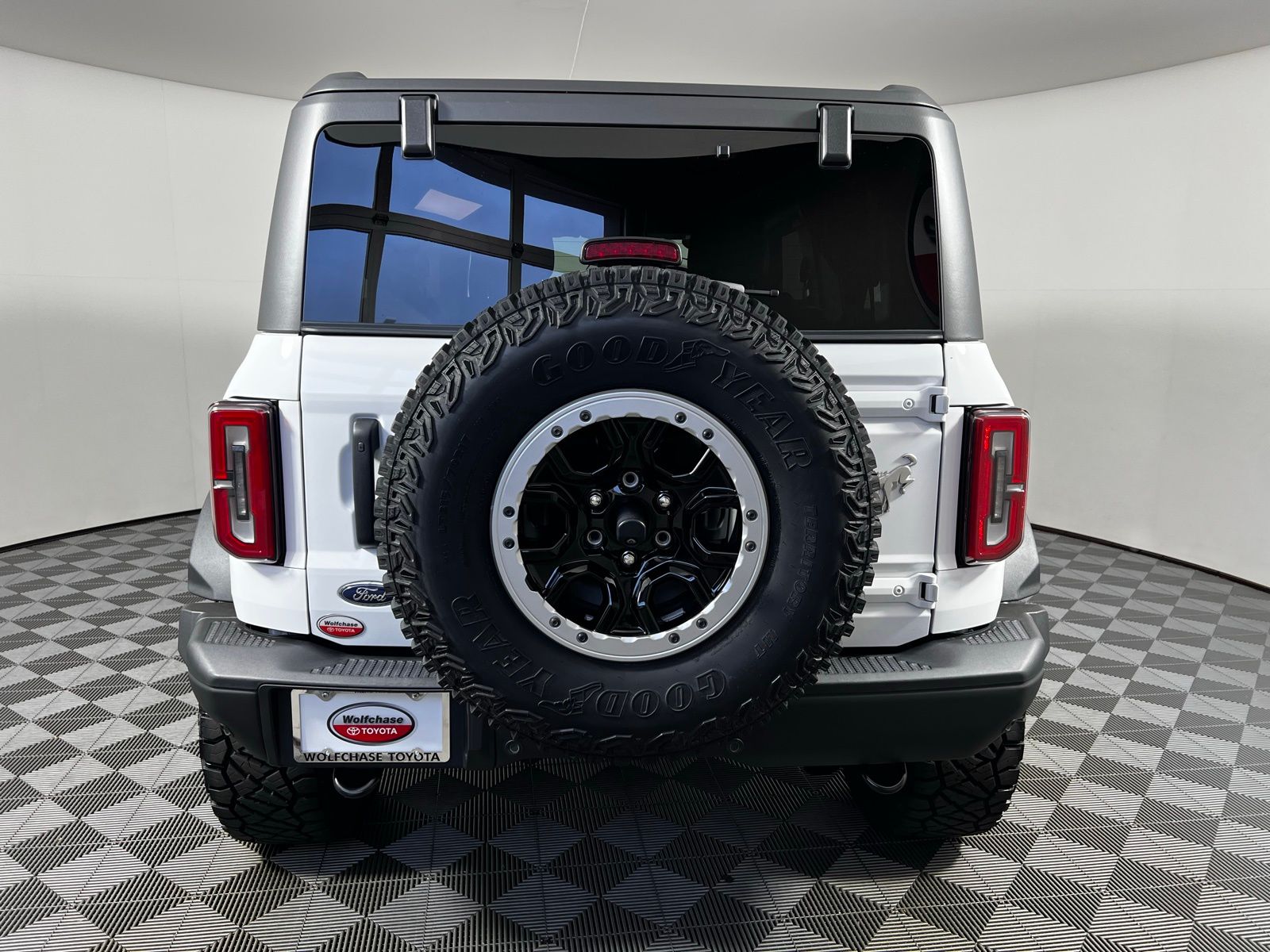 Thumbnail: 2022 Ford Bronco - 6