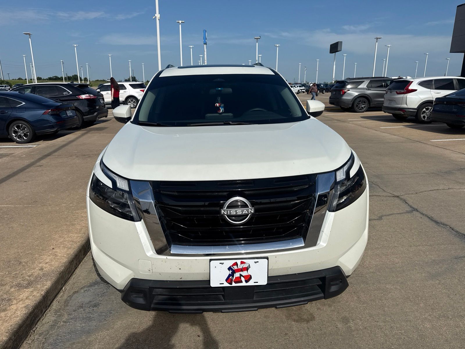 View vehicle photo 2